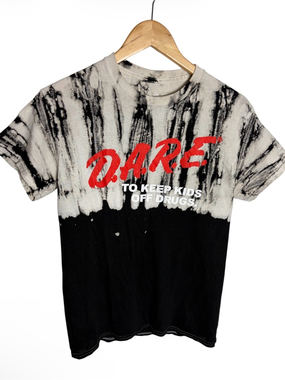 Bleach washed D.A.R.E. Two tone abstract T shirt size S